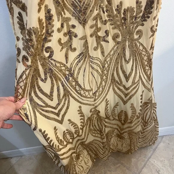 BNWT Gold Sequin Gown - Picture 6 of 6